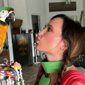 Meet your Posher, Carrie